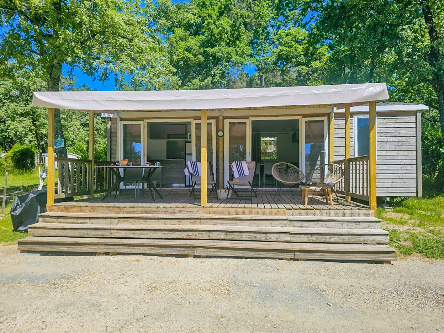 Premium stacaravan met uitzicht op de vijver