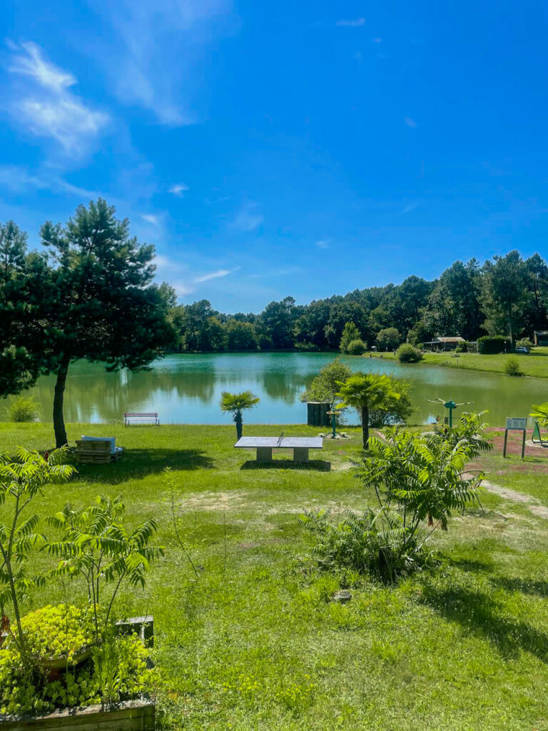 camping nature bord d'étang Gaia Ecolodge