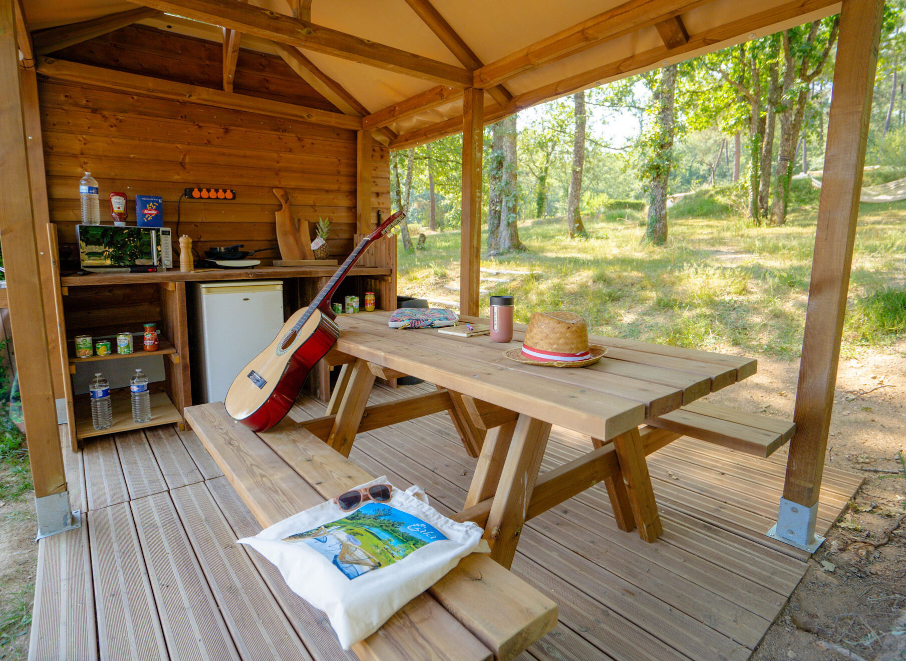 emplacement VIP avec sanitaire et cuisine privative