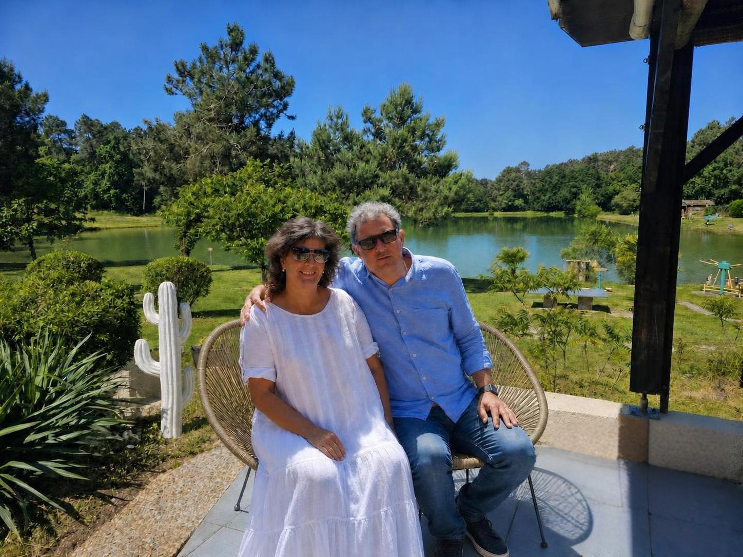 Sandrine et Patrick, vos hôtes à Gaia Ecolodge en Dordogne