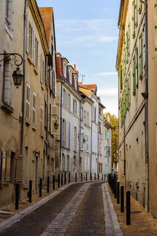 Ruelle pavée du centre historique de Périgueux